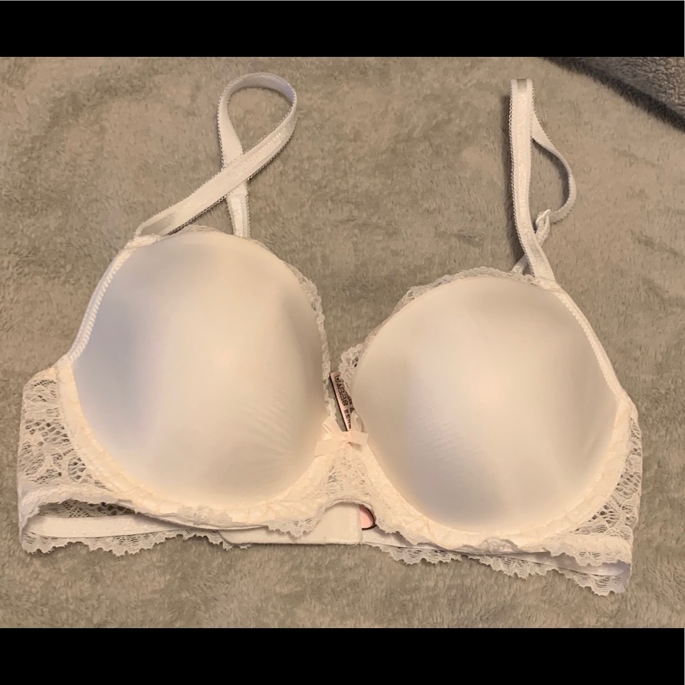 Victoria Secret Lace Demi 32D